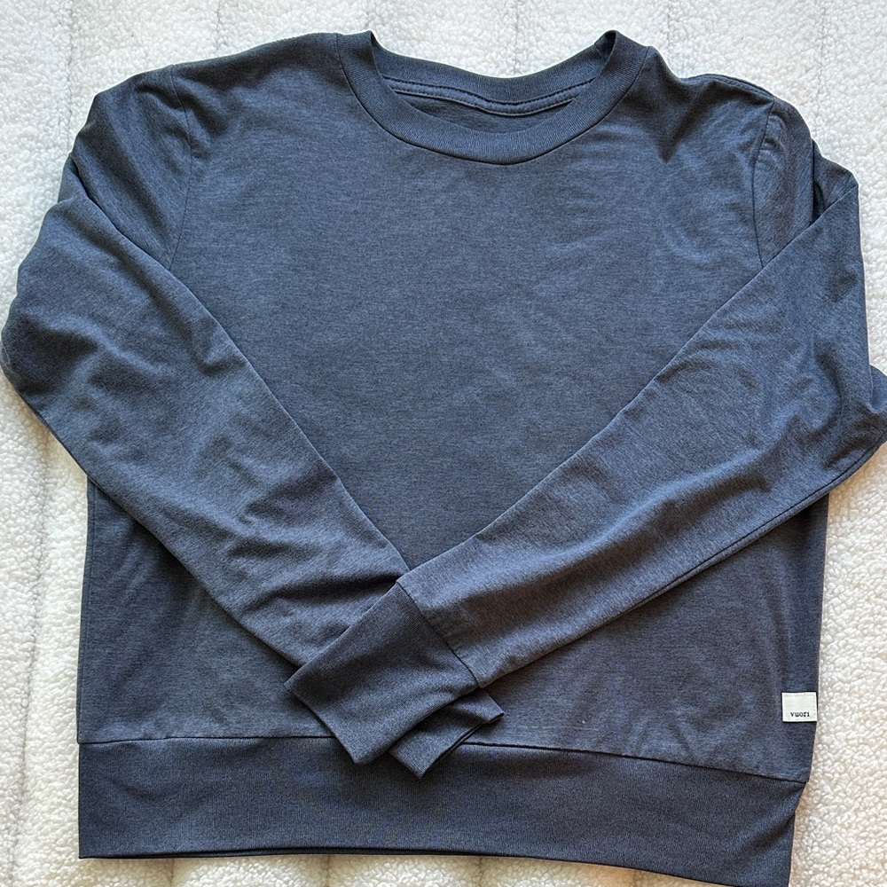 Vuori Women's Blue Long Sleeve Tee